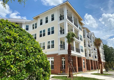 exterior of Flats at Tioga Town Center apartments for rent in Newberry FL